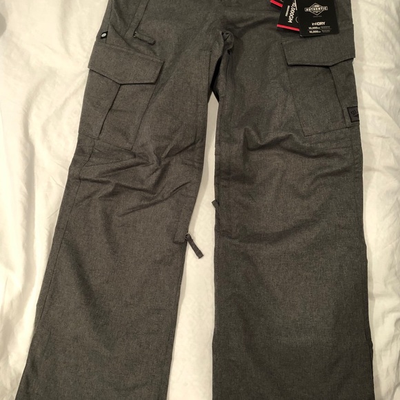 Men's 686 Cargo / Snowboard/ Cold Weather Pants - Picture 2 of 12
